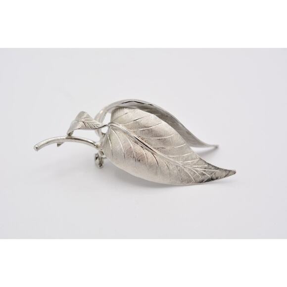 Vintage 3D Leaf Pin Brooch Textured Silver Metallic Shiny Chunky 1970s Bin5A - Picture 10 of 12